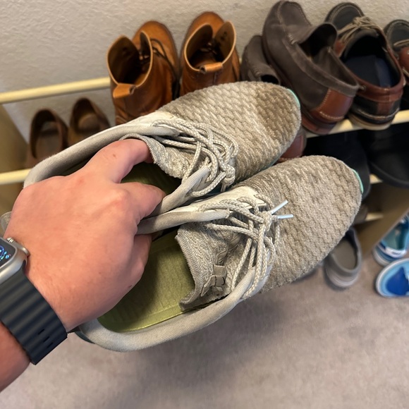 Old shoes make offer - Picture 14 of 14